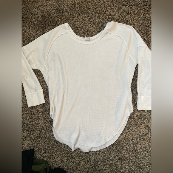 Aritzia Tna alder thermal long sleeve - Picture 2 of 4